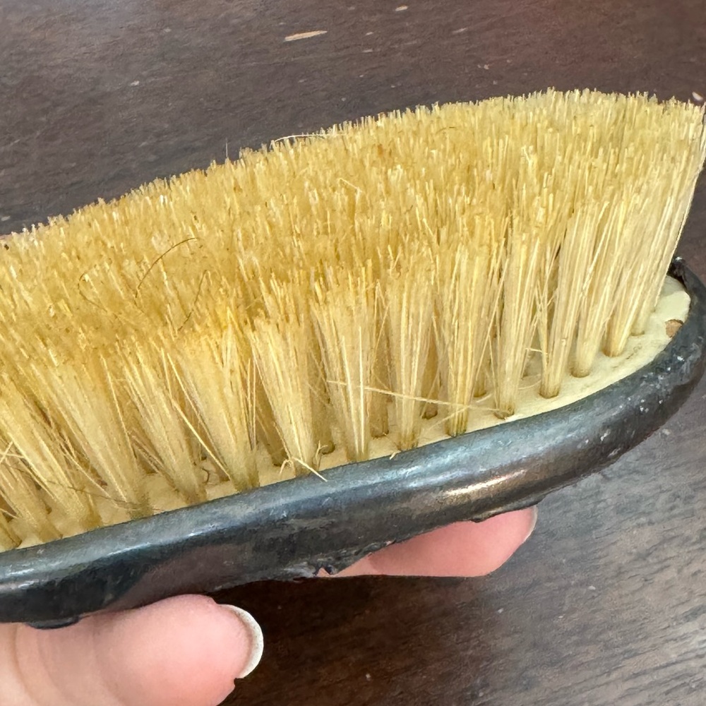 Antique Silver Hairbrush with Intricate Design Art Nouveau Silver Plated or Tone - Picture 11 of 16